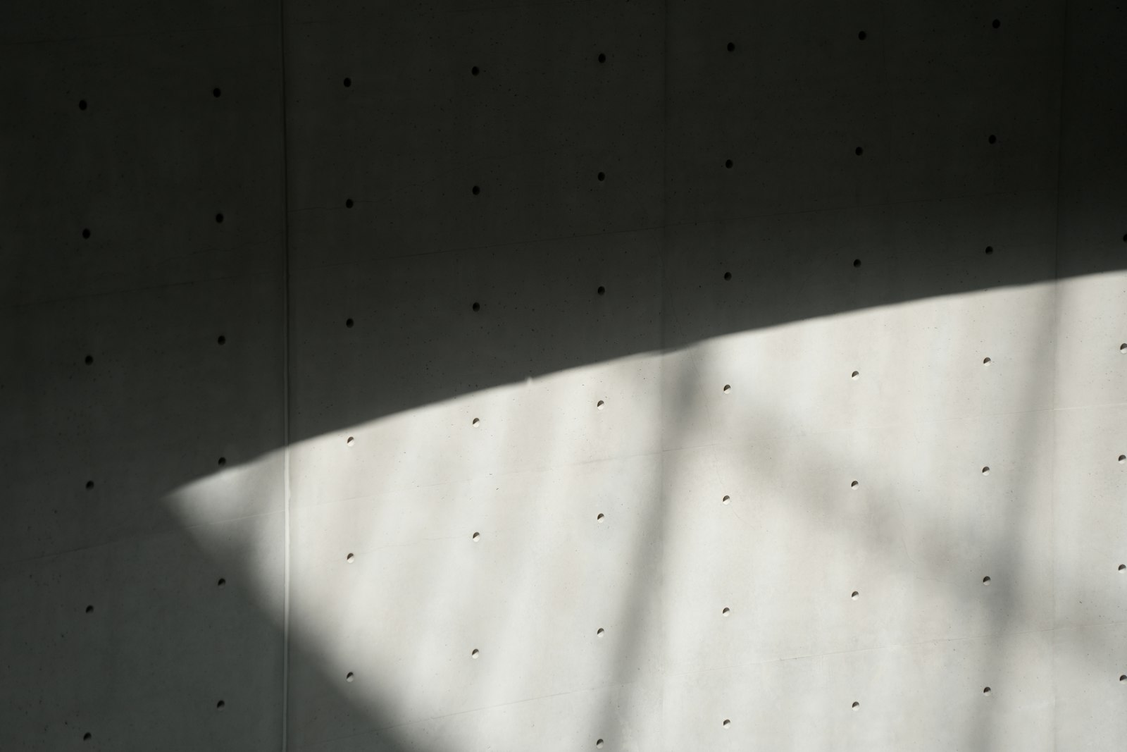 White and gray ceramic tiles