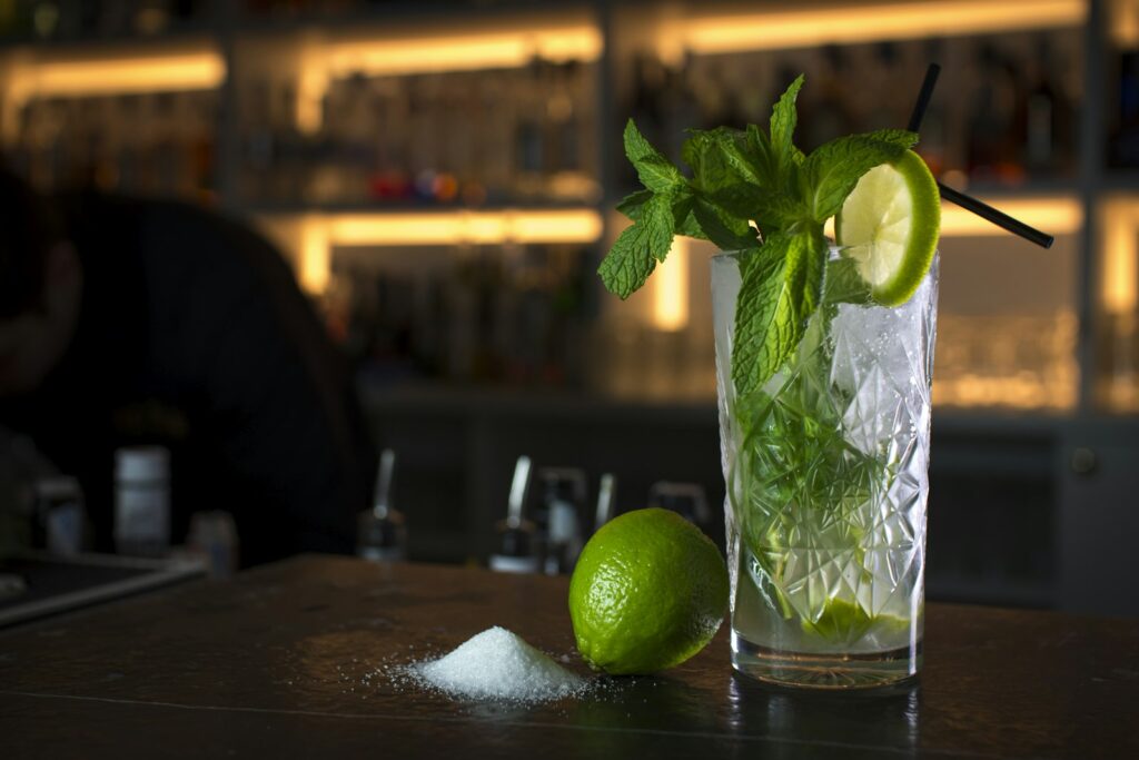 A refreshing mojito cocktail with lime and mint